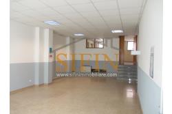 Locale con deposito  - Grottaminarda, in zona centrale , corso Vittorio Veneto, n. 130, proponiamo in locazione locazle commerciale di mq. 110,00 ca. oltre a mq. 110,00 di deposito