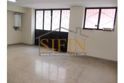 Locale con deposito  - Grottaminarda, in zona centrale , corso Vittorio Veneto, n. 130, proponiamo in locazione locazle commerciale di mq. 110,00 ca. oltre a mq. 110,00 di deposito