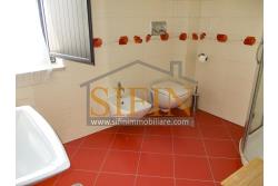 Villa con iardino - Frigento (AV) via San Rocco, a soli 500 metri dal cuore del centro cittadino, proponiamo in vendita Villa di complessivi mq. 430,00 oltre a mq. 800,00 di giardino di cui circa la met pavimentata