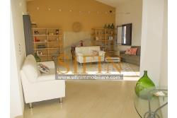 Villa con iardino - Frigento (AV) via San Rocco, a soli 500 metri dal cuore del centro cittadino, proponiamo in vendita Villa di complessivi mq. 430,00 oltre a mq. 800,00 di giardino di cui circa la met pavimentata