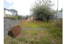 Rudere con terreno - Grottaminarda, su S.S. 90 (Contrada Cognole), proponiamo in vendita deposito di mq. 65,00 ca. completamente da ristrutturare con terreno adiacente di mq. 2.000,00 ca. avente destinazione urbanistica agricola.