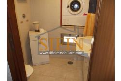 Casa con Giardino - Montefusco, localit� Serra, strada provinciale per Pratola Serra, proponiamo in vendita fabbricato indipendente di complessivi mq. 340,00 oltre a mq. 1.100,00 di giardino di cui mq. 400,00 edificabili (zona 