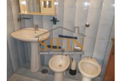 Casa con Giardino - Montefusco, localit� Serra, strada provinciale per Pratola Serra, proponiamo in vendita fabbricato indipendente di complessivi mq. 340,00 oltre a mq. 1.100,00 di giardino di cui mq. 400,00 edificabili (zona 