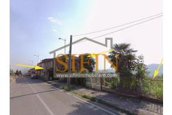 Casa con Giardino - Montefusco, localit� Serra, strada provinciale per Pratola Serra, proponiamo in vendita fabbricato indipendente di complessivi mq. 340,00 oltre a mq. 1.100,00 di giardino di cui mq. 400,00 edificabili (zona 