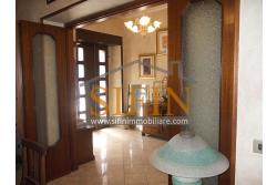 Casa con Giardino - Montefusco, localit� Serra, strada provinciale per Pratola Serra, proponiamo in vendita fabbricato indipendente di complessivi mq. 340,00 oltre a mq. 1.100,00 di giardino di cui mq. 400,00 edificabili (zona 