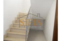 Casa con terreno - Paternopoli, in zona periferica, Contrada Cupitiello, proponiamo in vendita villetta di mq. 160,00 ca. oltre garage di mq. 23,00 ca. e mq. 14.000,00 ca. di terreno