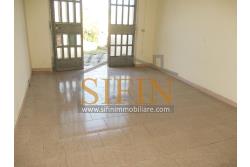 Casa con terreno - Paternopoli, in zona periferica, Contrada Cupitiello, proponiamo in vendita villetta di mq. 160,00 ca. oltre garage di mq. 23,00 ca. e mq. 14.000,00 ca. di terreno