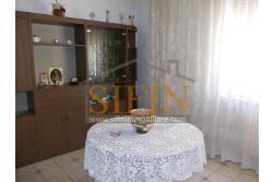 Casa con garage  - Nel cuore di Sant'Angelo all'Esca, nel suggestivo scenario del centro storico, proponiamo in vendita un'esclusiva casa singola di 200 mq complessivi, disposta su due livelli.