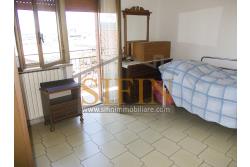 Casa con garage  - Nel cuore di Sant'Angelo all'Esca, nel suggestivo scenario del centro storico, proponiamo in vendita un'esclusiva casa singola di 200 mq complessivi, disposta su due livelli.