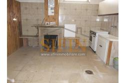 Casa con garage  - Nel cuore di Sant'Angelo all'Esca, nel suggestivo scenario del centro storico, proponiamo in vendita un'esclusiva casa singola di 200 mq complessivi, disposta su due livelli.