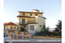 Villa con Giardino - Villa di mq. 350,00 con giardino vendita Frigento localit Pagliara