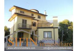 Villa con Giardino - Villa di mq. 350,00 con giardino vendita Frigento localit Pagliara