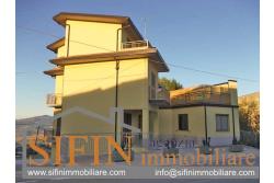 Villa con Giardino - Villa di mq. 350,00 con giardino vendita Frigento localit Pagliara