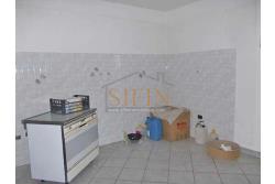Casa con tre ettari di terreno - Casa di mq. 300,00 con mq. 33.000,00 di terreno con rudere di mq. 130,00