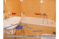 Appartamento con due garages - appartamento mq 150,00 con due garage in vendita ad ariano irpino