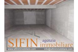Locale con deposito - Grottaminarda, locale commerciale di mq. 150,00 pi 150,00 di deposito in vendita in zona centralissima