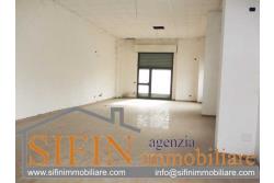 Locale con deposito - Grottaminarda, locale commerciale di mq. 150,00 pi 150,00 di deposito in vendita in zona centralissima