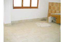 Appartamento con terrazzo - Bonito, sulla centralissima via Roma, proponiamo in vendita appartamento e mansarda posti rispettivamente al secondo e terzo piano per un totale di mq. 130,00