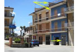Appartamento con terrazzo - Bonito, sulla centralissima via Roma, proponiamo in vendita appartamento e mansarda posti rispettivamente al secondo e terzo piano per un totale di mq. 130,00