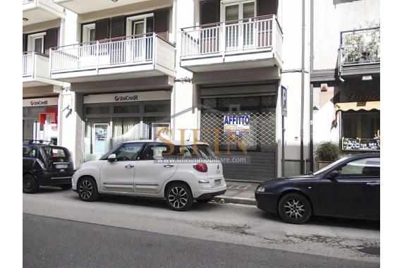 Locale Commerciale - Affitto - Grottaminarda (AV)