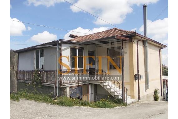 Casa con giardino - Vendita - Montemarano (AV)