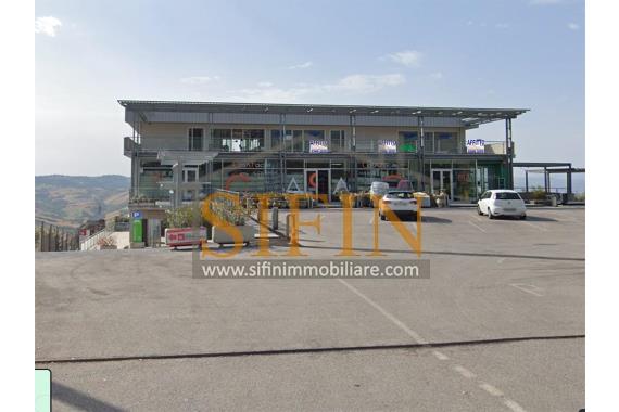 Loclae Commerciale - Affitto - Ariano Irpino (AV)