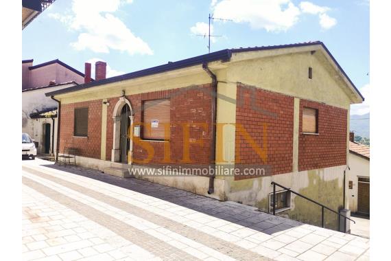 Casa con garage  - Vendita - Sant'Angelo all'Esca (AV)
