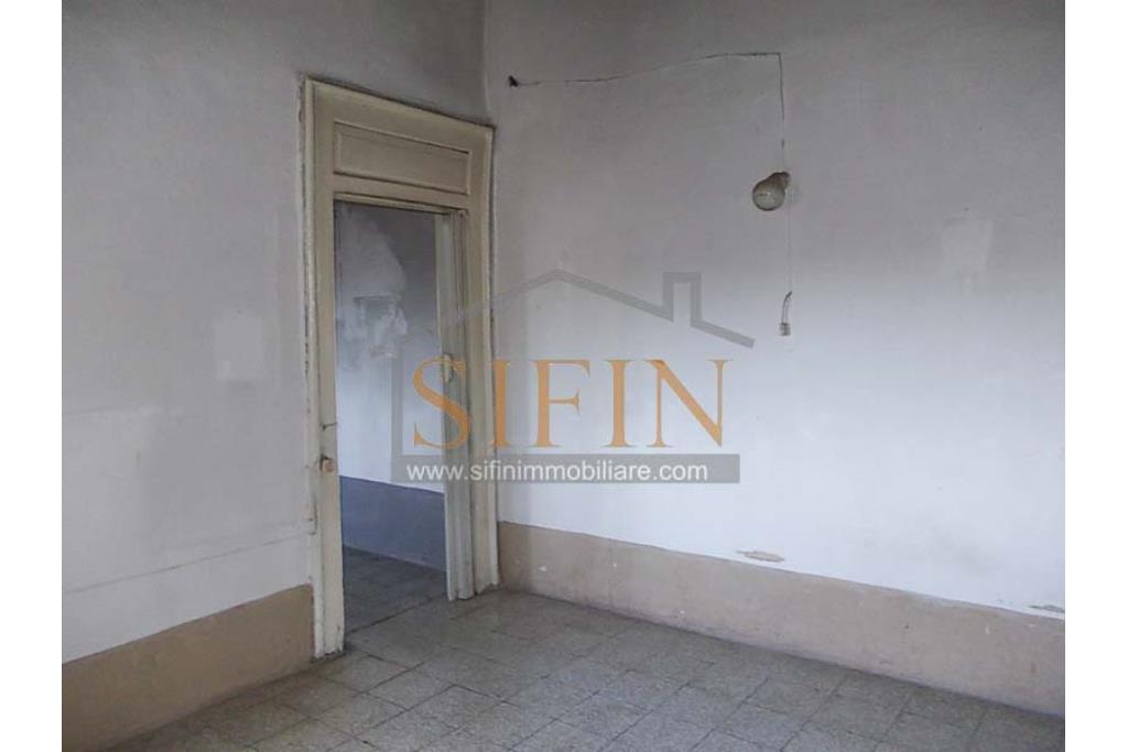 Casa indipendente - Montaguto, C.so Umberto I, proponiamo in vendita appartamento d'epoca di mq. 50,00 ca. con ingresso indipendente ed ubicato al piano primo.