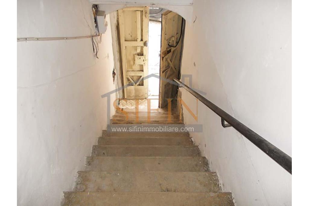 Casa indipendente - Montaguto, C.so Umberto I, proponiamo in vendita appartamento d'epoca di mq. 50,00 ca. con ingresso indipendente ed ubicato al piano primo.