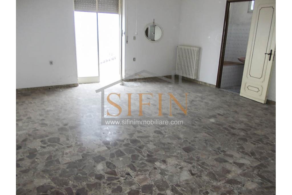 Casa padronale - Casalbore, via F. Gallo, in pieno centro storico e a poca distanza dalla Torre Normanna, proponiamo in vendita casa padronale di mq. 280,00 ca. complessivi 