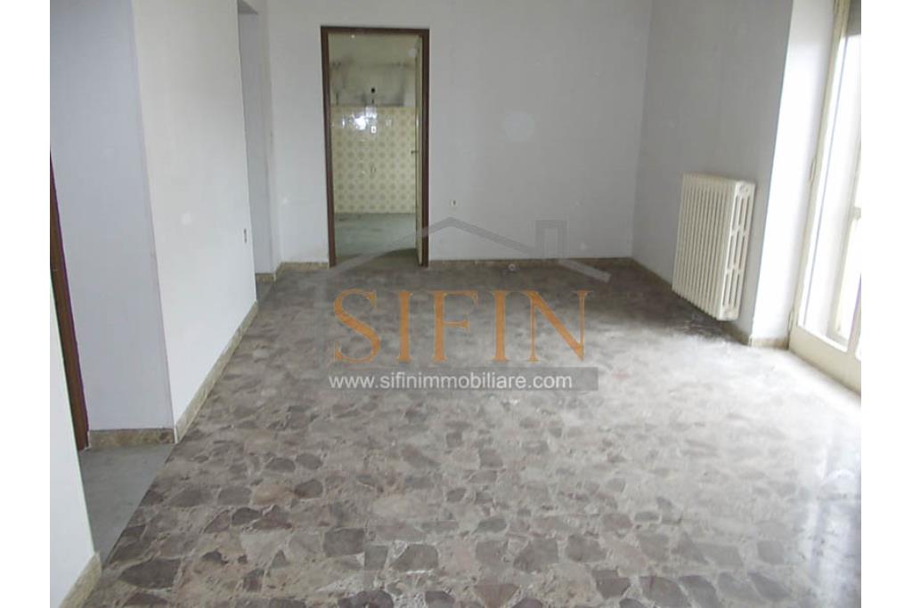 Casa padronale - Casalbore, via F. Gallo, in pieno centro storico e a poca distanza dalla Torre Normanna, proponiamo in vendita casa padronale di mq. 280,00 ca. complessivi 