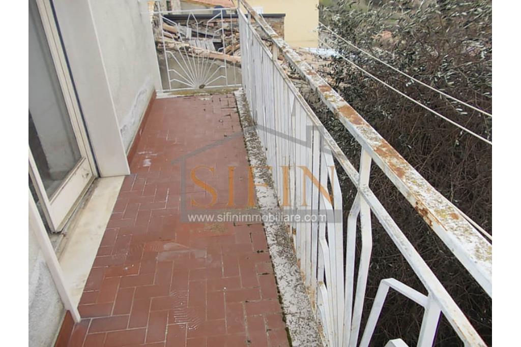 Casa padronale - Casalbore, via F. Gallo, in pieno centro storico e a poca distanza dalla Torre Normanna, proponiamo in vendita casa padronale di mq. 280,00 ca. complessivi 