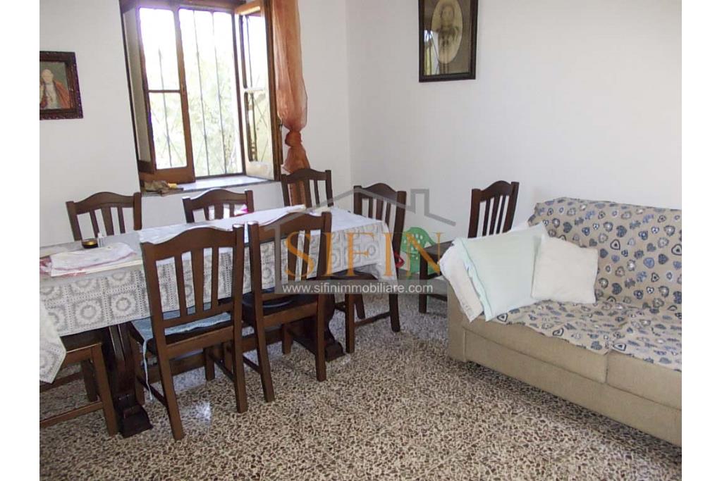 Casa Con Terreno In Vendita A Frigento Av