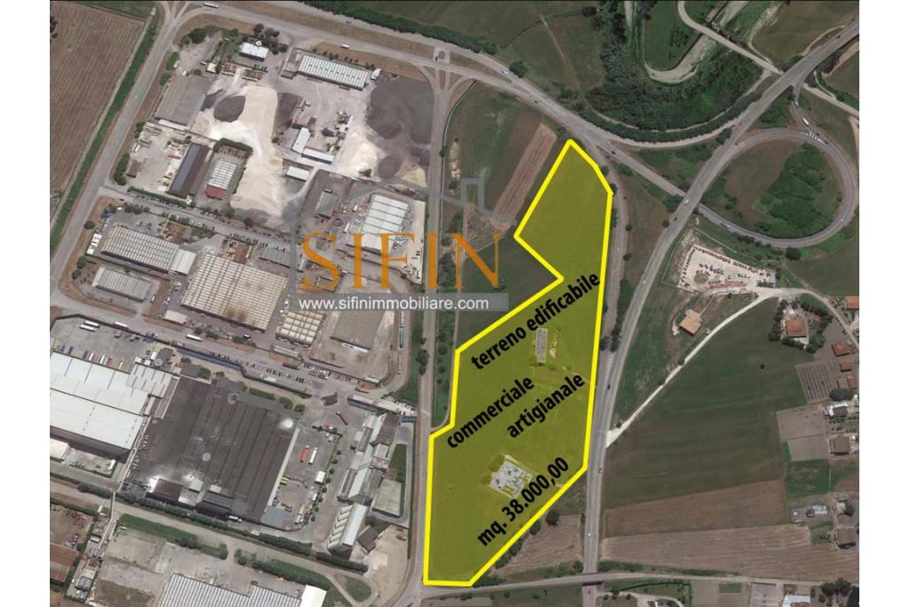 Terreno Edificabile - Grottaminarda - Flumeri (AV) Localit Tre Torri proponiamo in vendita terreno edificabile ad uso commerciale e/o artigianale di mq. 38.000,00 con capannone di mq. 500,00 disposto su due livelli (250+250) con alto indice di edificabilit.