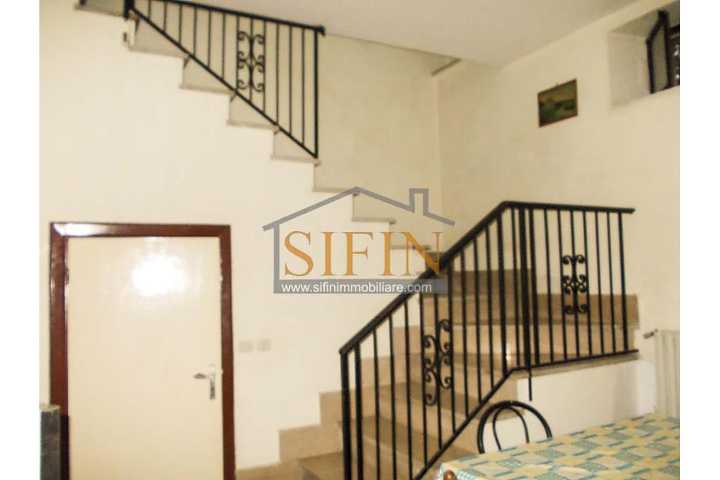 Casa Singola - Casa singola in vendita a Paternopoli (AV) in via Modestino composta da 4 vani e bagno