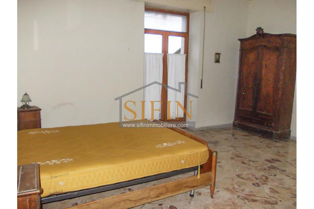 Casa Singola - Casa singola in vendita a Paternopoli (AV) in via Modestino composta da 4 vani e bagno