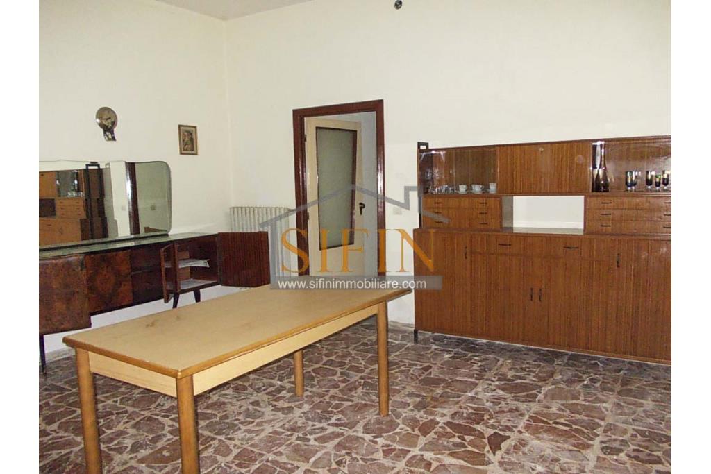 Casa Singola - Casa singola in vendita a Paternopoli (AV) in via Modestino composta da 4 vani e bagno