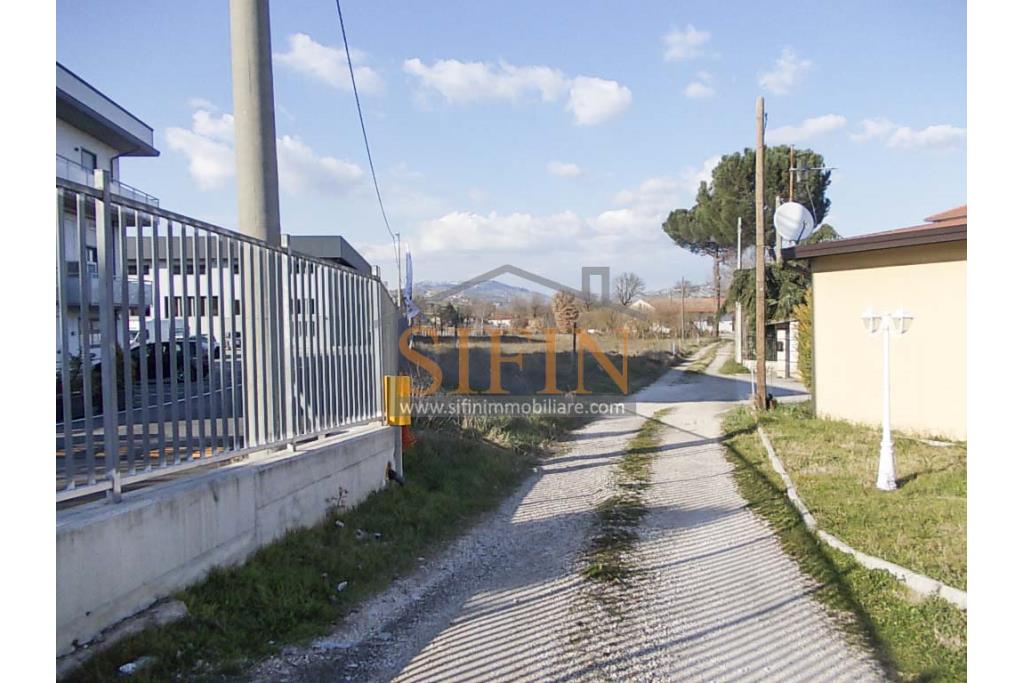 Terreno Edificabile - Terreno edificabile in vendita di mq. 7.500,00 identificata come C1 del PUC.
