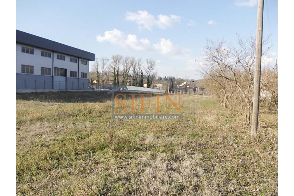 Terreno Edificabile - Terreno edificabile in vendita di mq. 7.500,00 identificata come C1 del PUC.