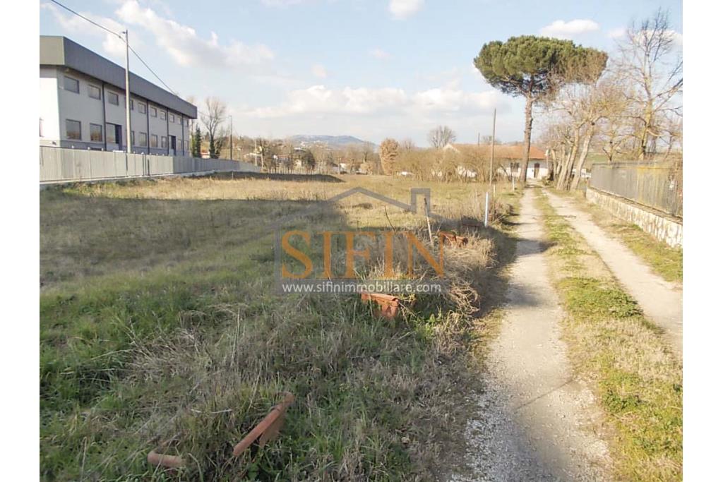 Terreno Edificabile - Terreno edificabile in vendita di mq. 7.500,00 identificata come C1 del PUC.