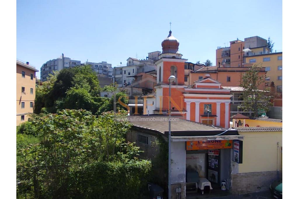 Bilocale indipendente  - Benevento, via San Pasquale, a soli 100 metri dall'Arco di Traiano, proponiamo in locazione grazioso e particolare bilocale autonomo