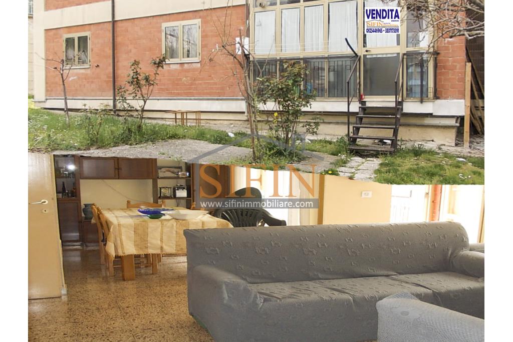 Appartamento con box - Sturno (AV) nell'immediata periferia, via Cristoforo Colombo, a soli 500 metri da piazza Municipio, proponiamo in vendita comodo e luminoso appartamento di mq. 115,00