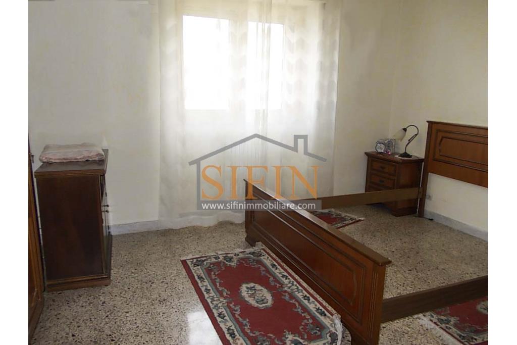 Appartamento con box - Sturno (AV) nell'immediata periferia, via Cristoforo Colombo, a soli 500 metri da piazza Municipio, proponiamo in vendita comodo e luminoso appartamento di mq. 115,00