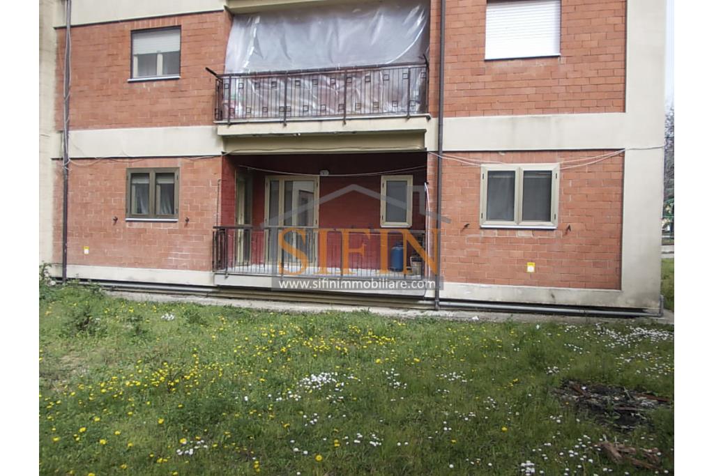 Appartamento con box - Sturno (AV) nell'immediata periferia, via Cristoforo Colombo, a soli 500 metri da piazza Municipio, proponiamo in vendita comodo e luminoso appartamento di mq. 115,00