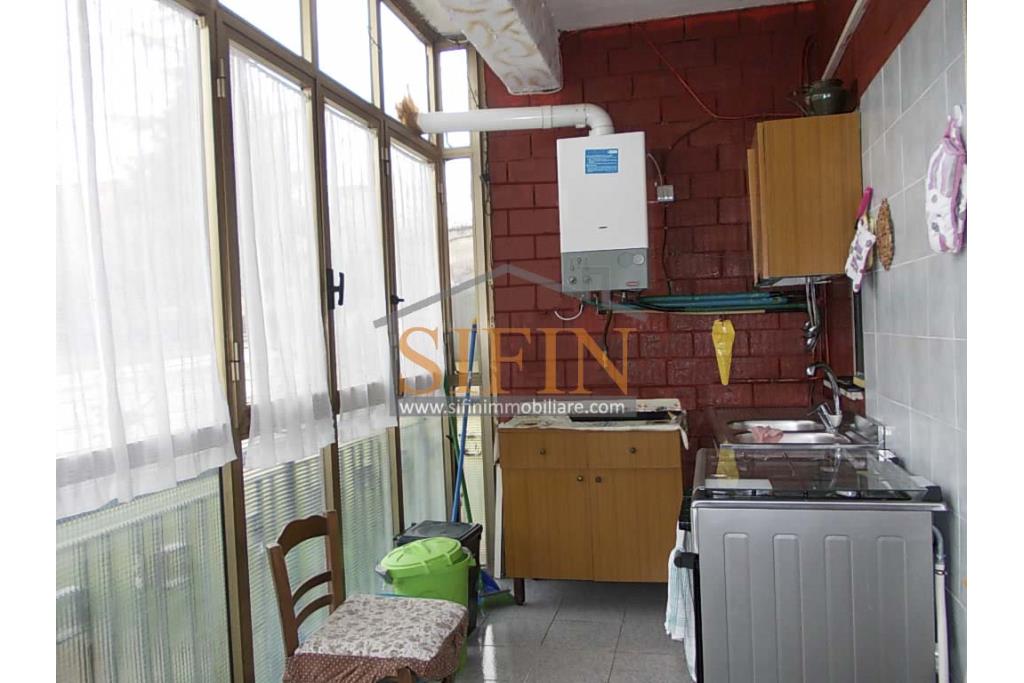 Appartamento con box - Sturno (AV) nell'immediata periferia, via Cristoforo Colombo, a soli 500 metri da piazza Municipio, proponiamo in vendita comodo e luminoso appartamento di mq. 115,00
