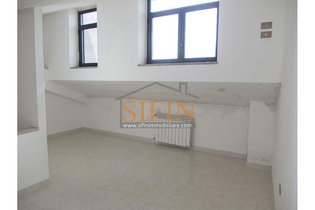 Casa con Giardino - Fontanarosa proponiamo in vendita casa indipendente di complessivi mq. 125,00 ca. oltre a mq. 20,00ca. di giardino.