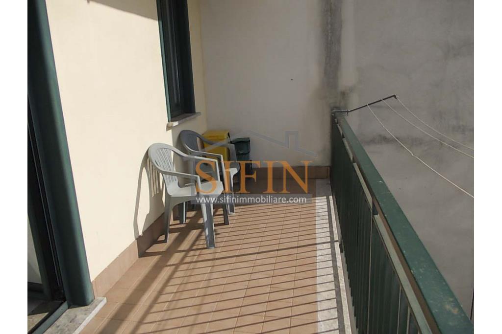 Casa con Giardino - Fontanarosa proponiamo in vendita casa indipendente di complessivi mq. 125,00 ca. oltre a mq. 20,00ca. di giardino.
