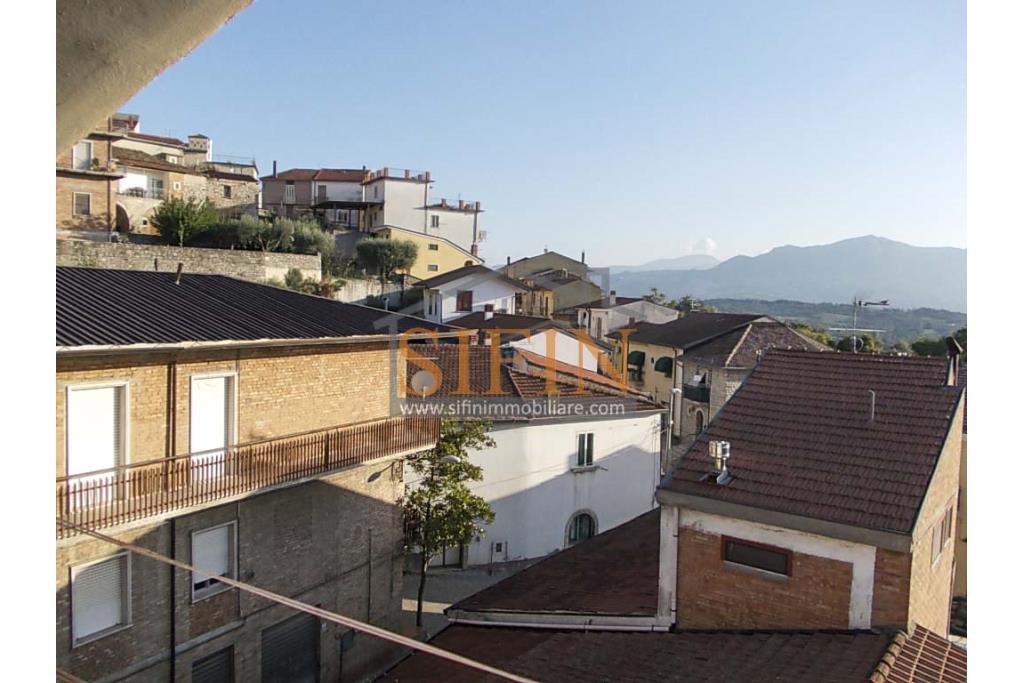 Mansarda via Monaca - Fontanarosa, in via Monaca, proponiamo in vendita graziosa mansarda che richiama come stile le baite di montagna, di mq. 55,00 ca. 