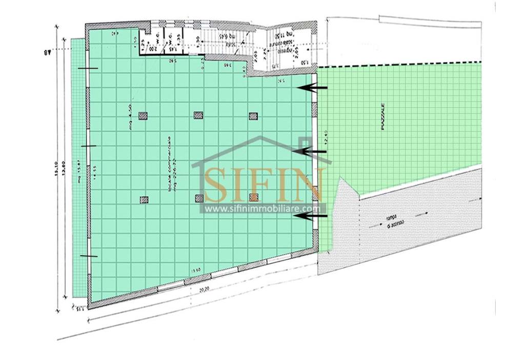 Locale Commerciale  - Passo di Mirabella Eclano, sulla centralissima via nazionale, proponiamo in vendita locale commerciale di complessivi mq. 295,00 