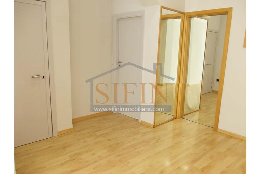Locale Commerciale - Grottaminarda (AV) in zona centralissima, Corso Vittorio Veneto, adiacente piazza XVI marzo, proponiamo in locazione locale commerciale di complessivi mq. 35,00